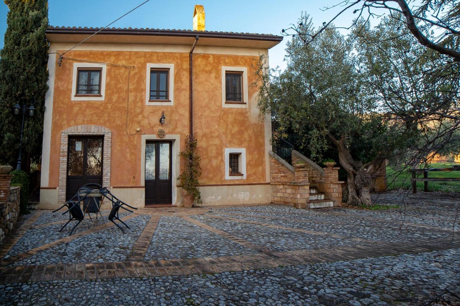 Agriturismo Masseria Fonte Di Maroglio Castrovillari Exterior foto