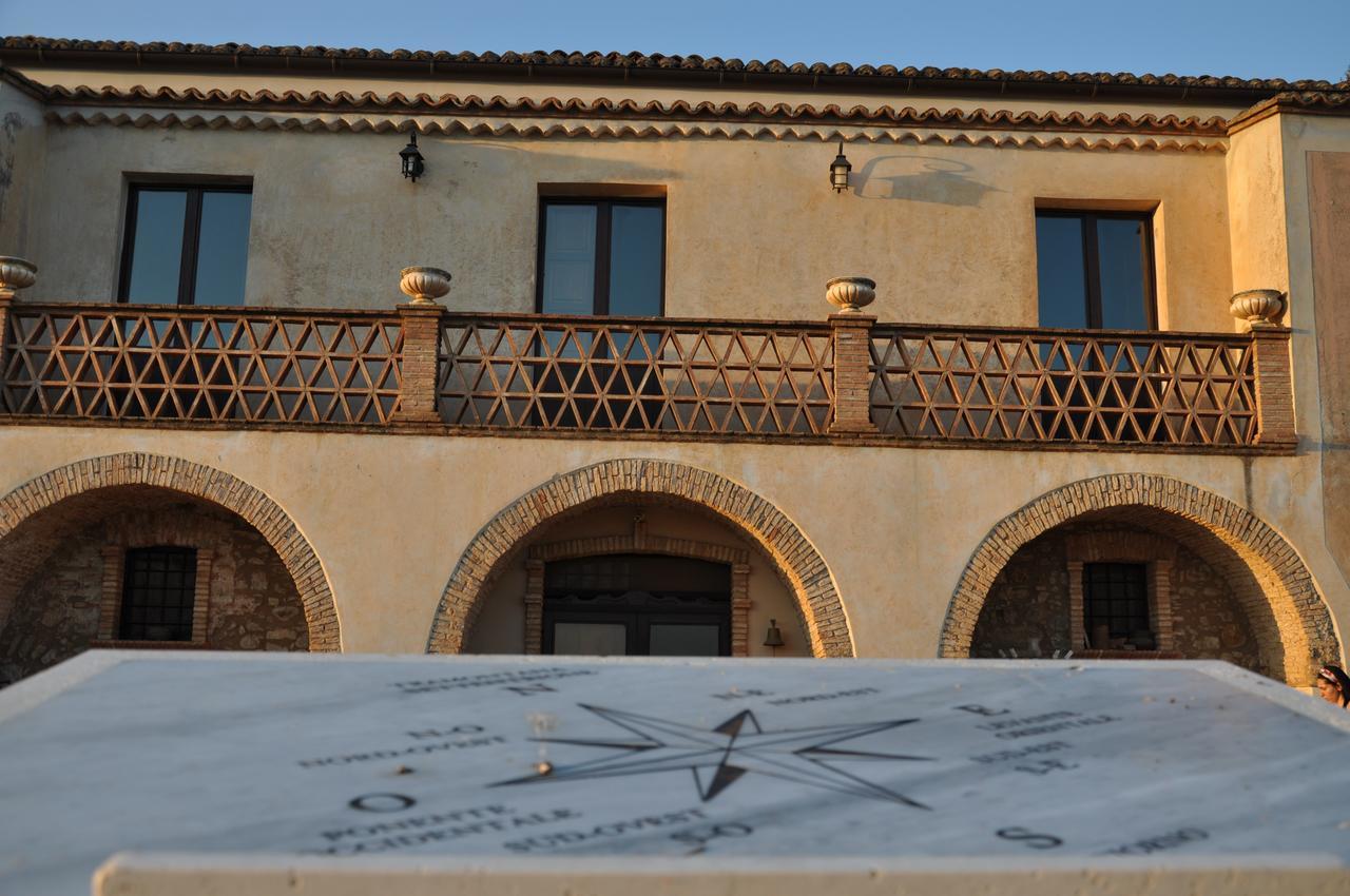 Agriturismo Masseria Fonte Di Maroglio Castrovillari Exterior foto