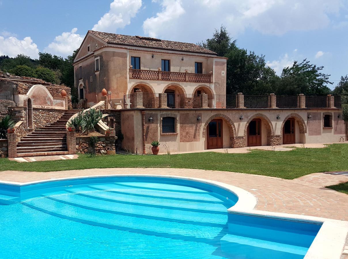 Agriturismo Masseria Fonte Di Maroglio Castrovillari Exterior foto